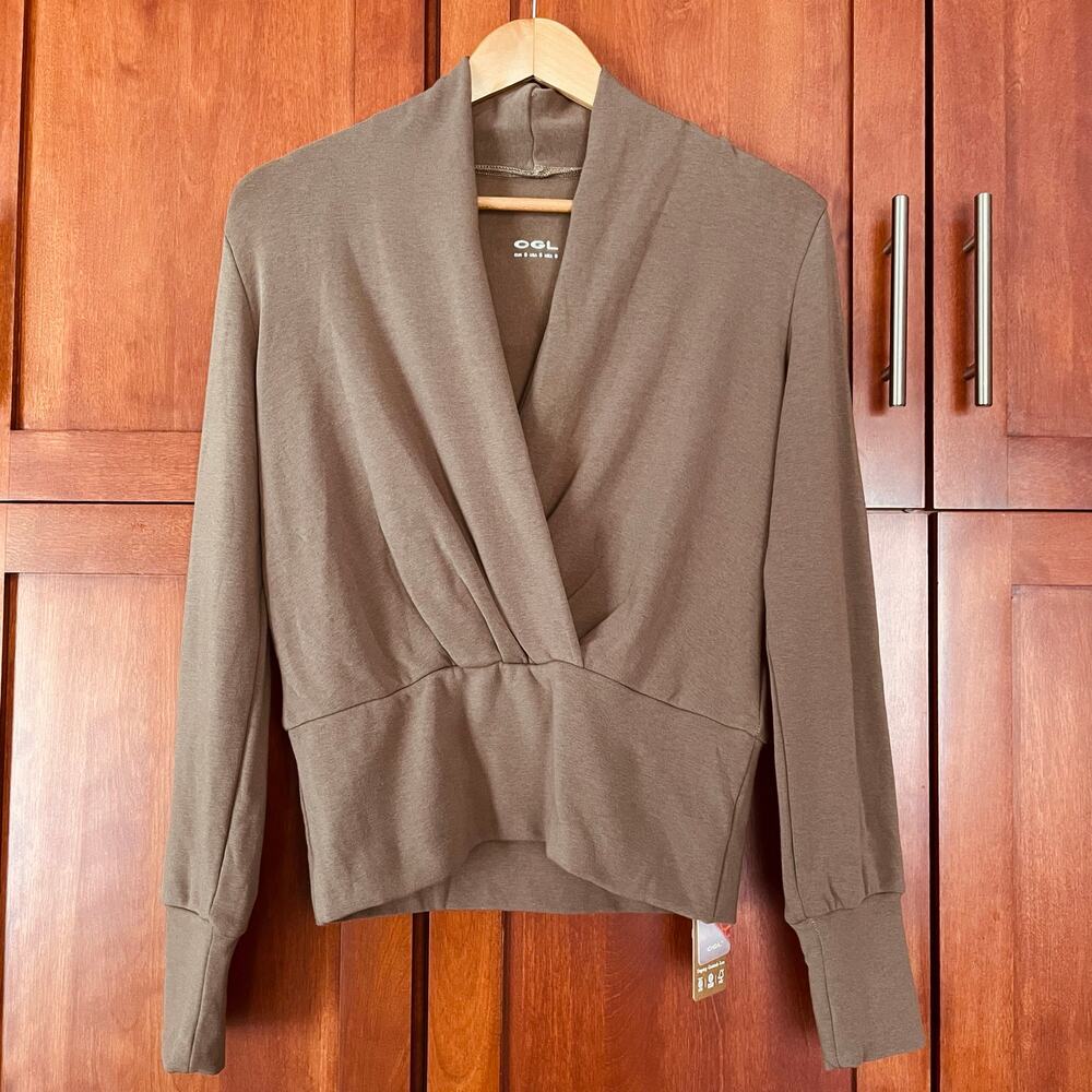OGL Surplice Top ProWarm Tuckable Brown Size Small NEW
